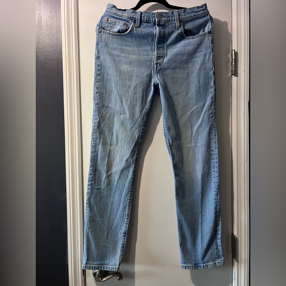 Levi's 501 Men’s Light Blue Straight Leg Button Fly Jeans Waist 31”